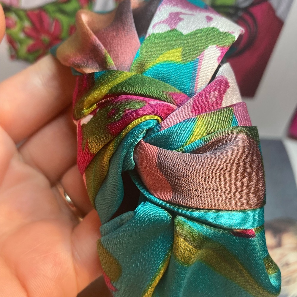 Beautiful Turquoise Headband Silk - Picture 4 of 4